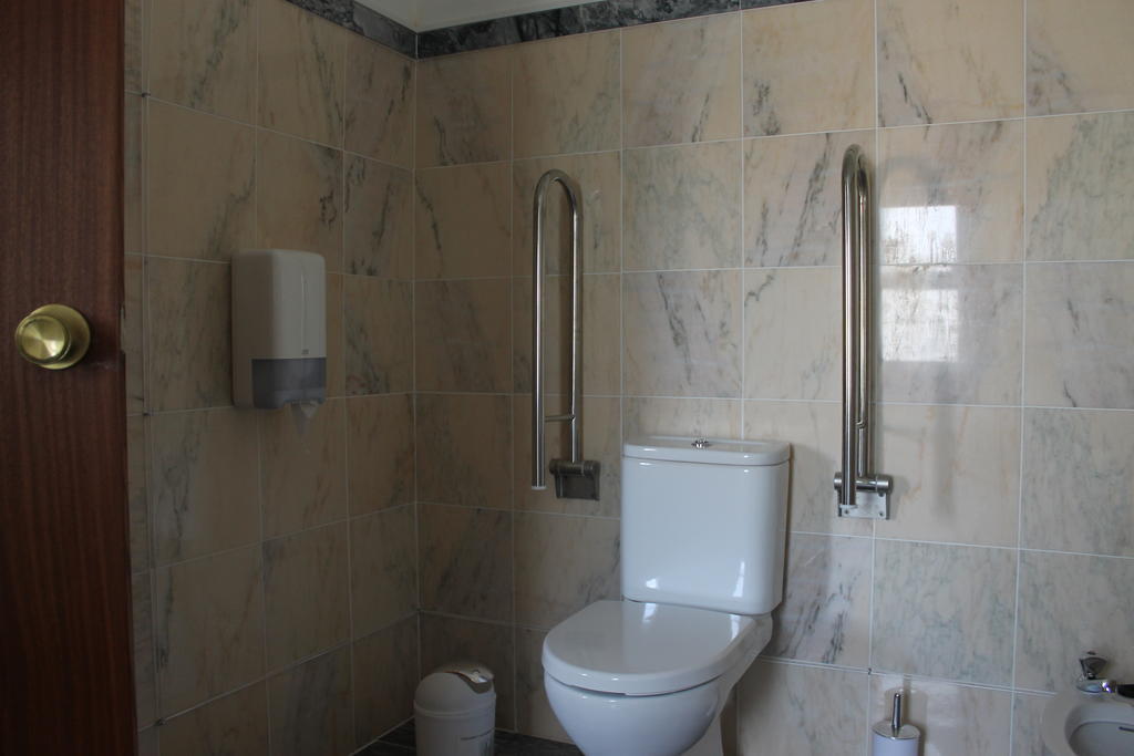 אסטראמוז "O Viajante" Low Cost Hotel מראה חיצוני תמונה