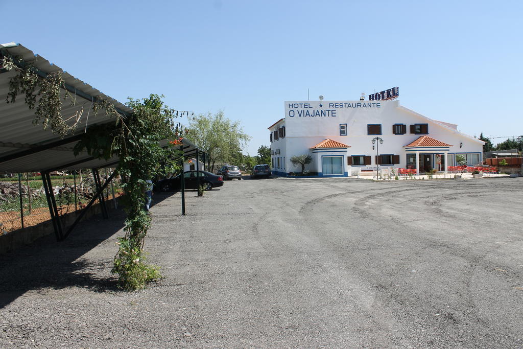 אסטראמוז "O Viajante" Low Cost Hotel מראה חיצוני תמונה
