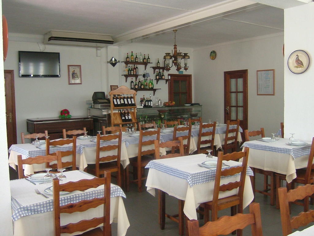 אסטראמוז "O Viajante" Low Cost Hotel מראה חיצוני תמונה
