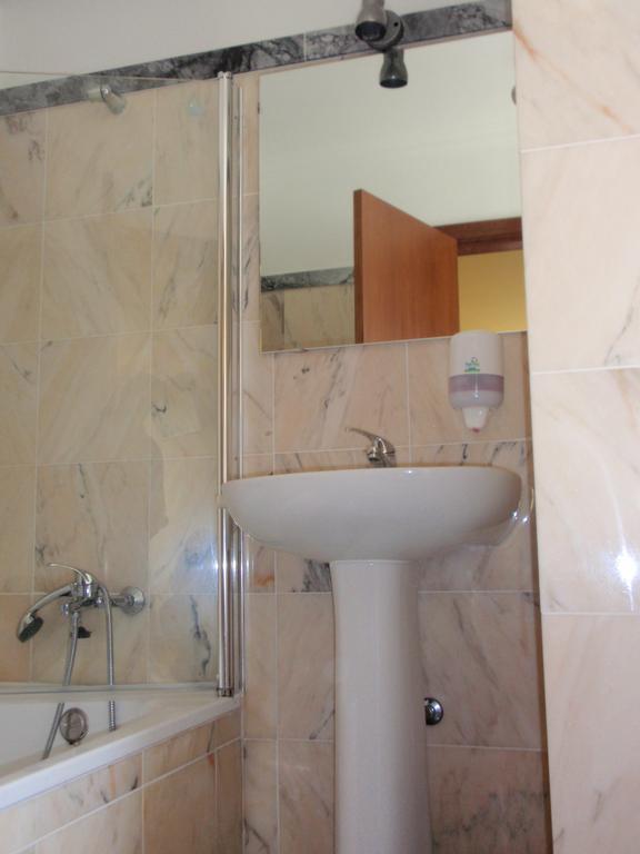 אסטראמוז "O Viajante" Low Cost Hotel חדר תמונה