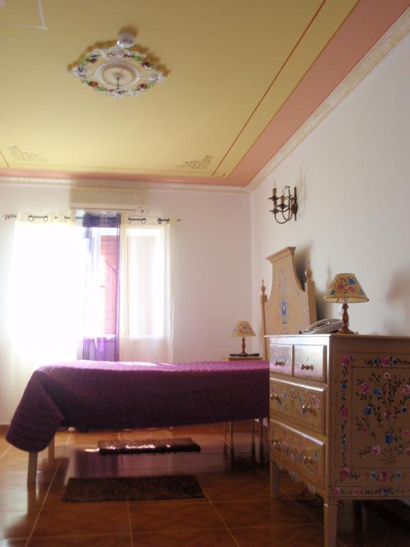 אסטראמוז "O Viajante" Low Cost Hotel מראה חיצוני תמונה