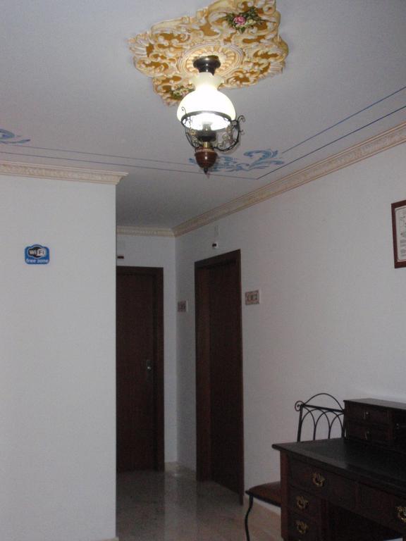 אסטראמוז "O Viajante" Low Cost Hotel מראה חיצוני תמונה